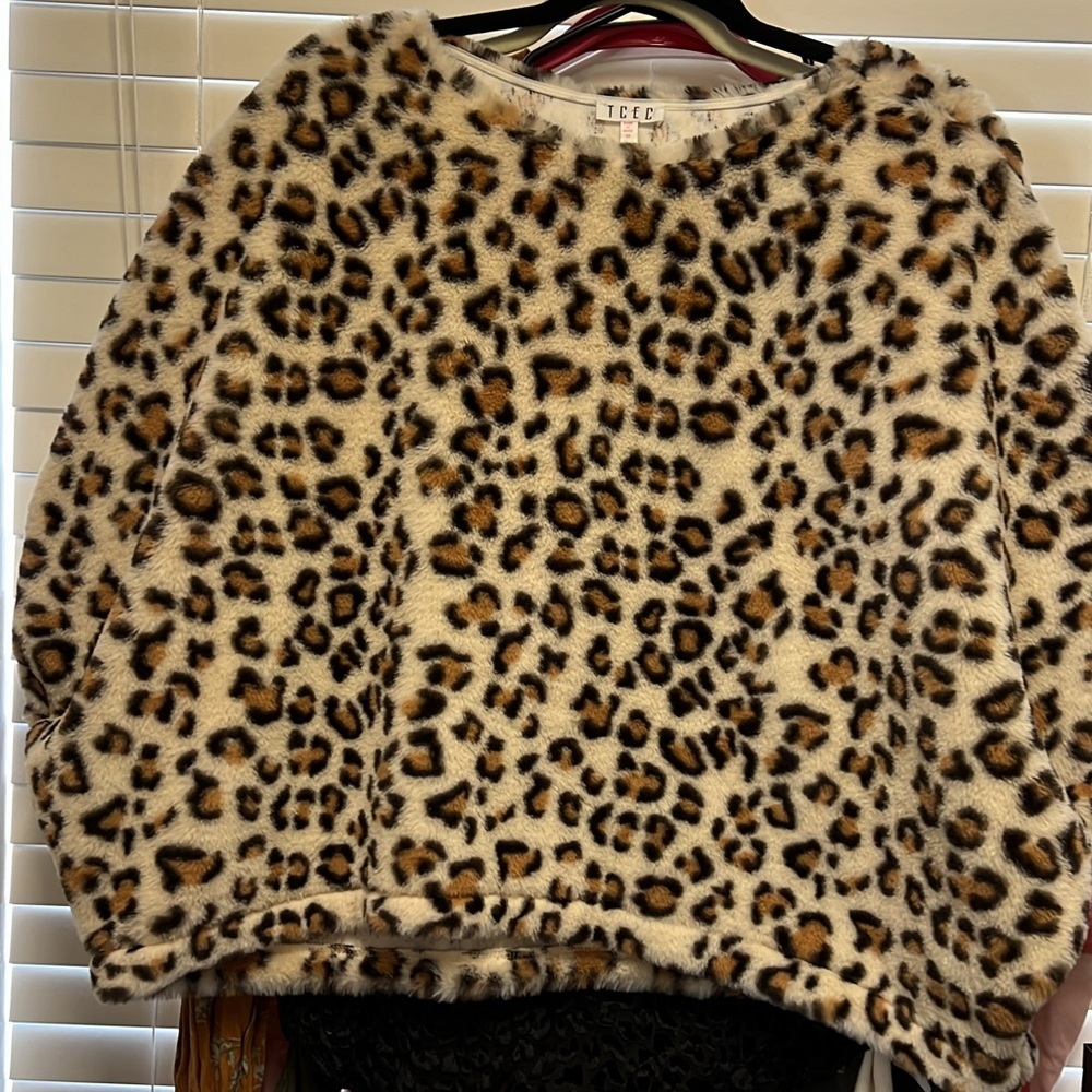 Leopard top
